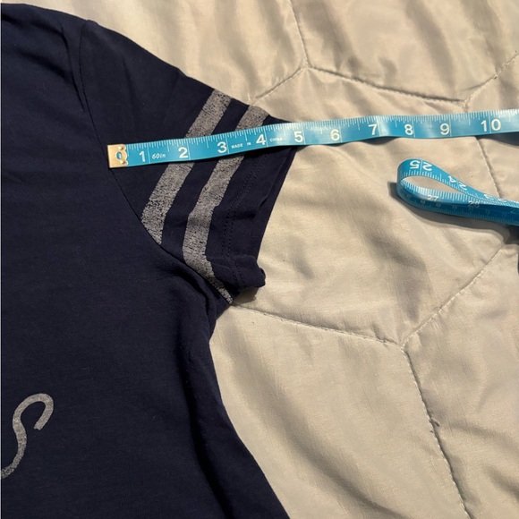 T-Shirt - Picture 7 of 7